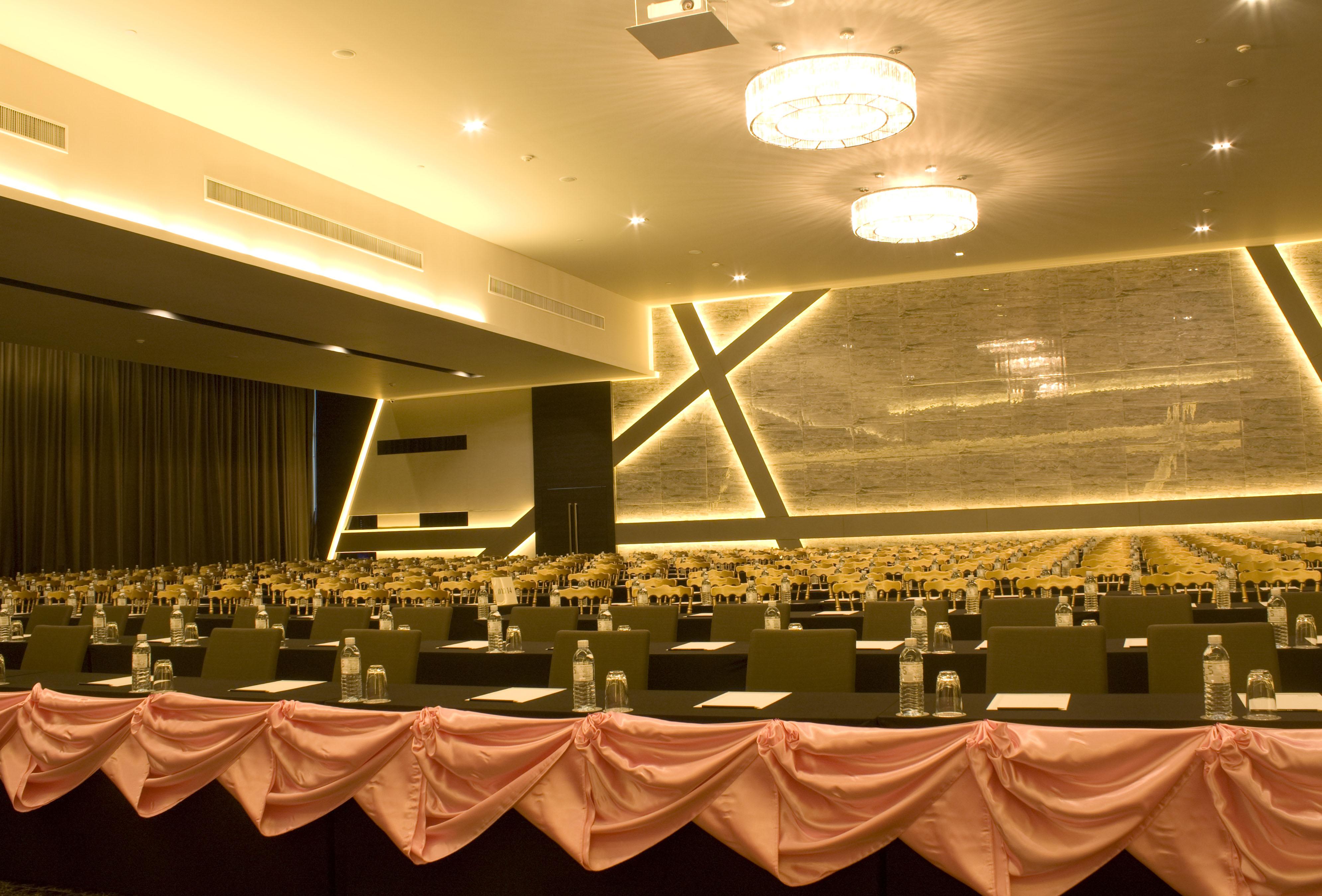 Tsix5 Hotel Pattaya Exterior photo